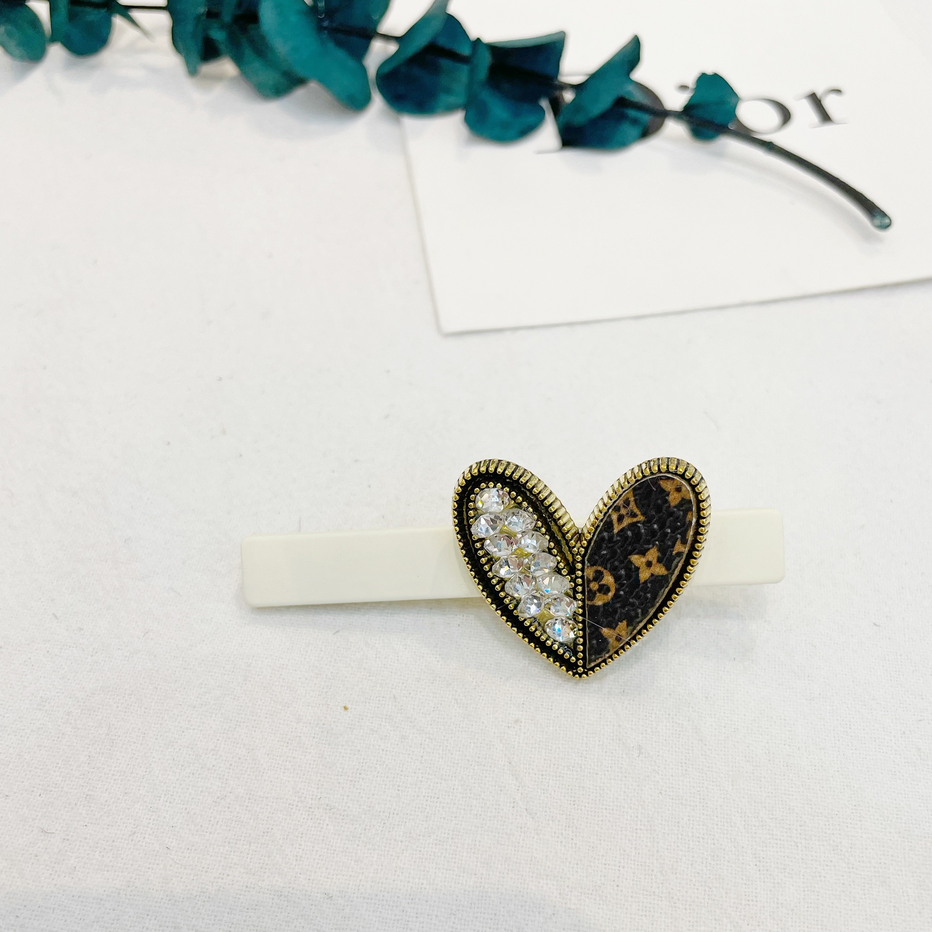 韩版捷克钻皮质合金爱心发夹时尚气质一字夹外出百搭高级感边夹女