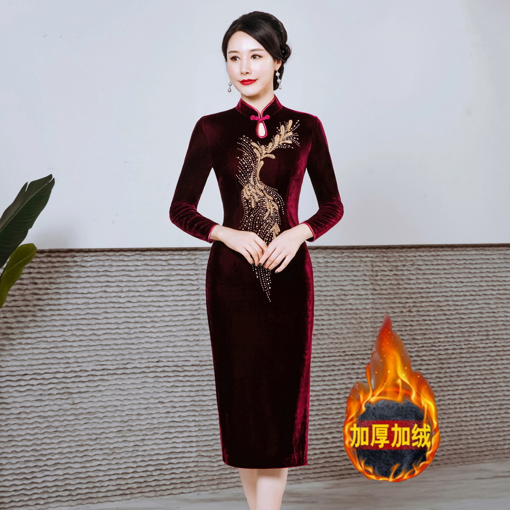 加绒加厚2022秋冬新款改良丝绒旗袍中长款喜婆婆敬酒中老年妈妈装