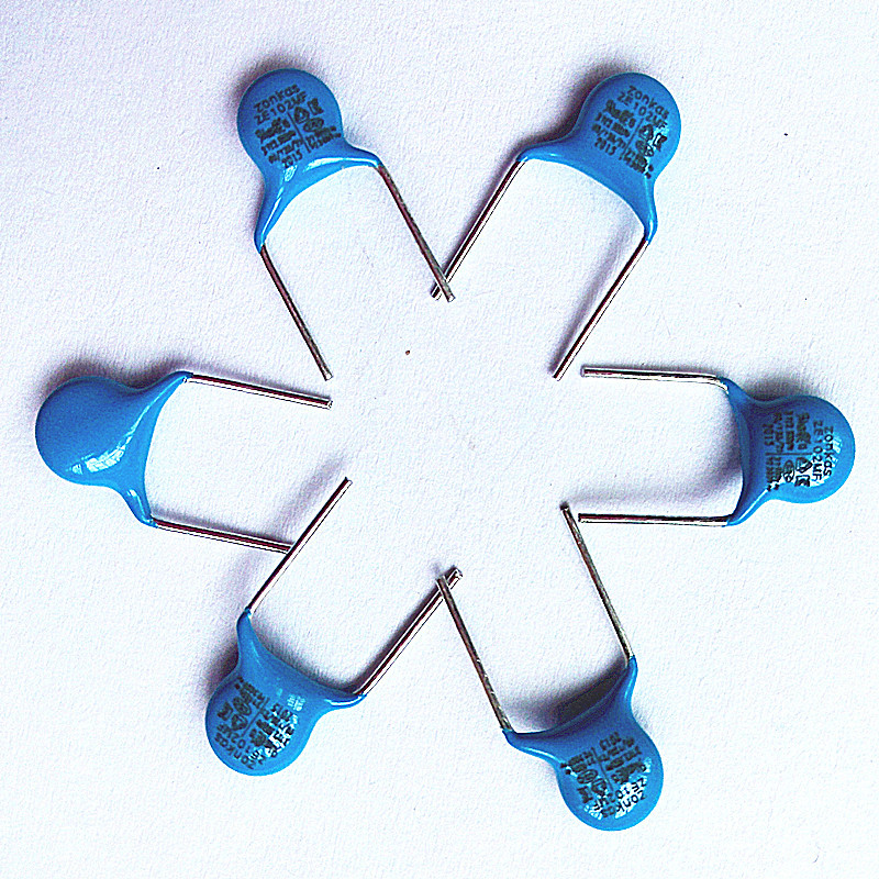 陶瓷瓷片安规电容y2电容器222m/300vac y5v 7.5*7 蓝色