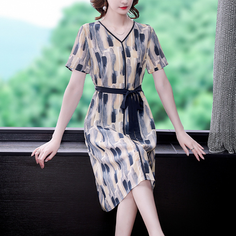 真丝碎花短袖连衣裙图片