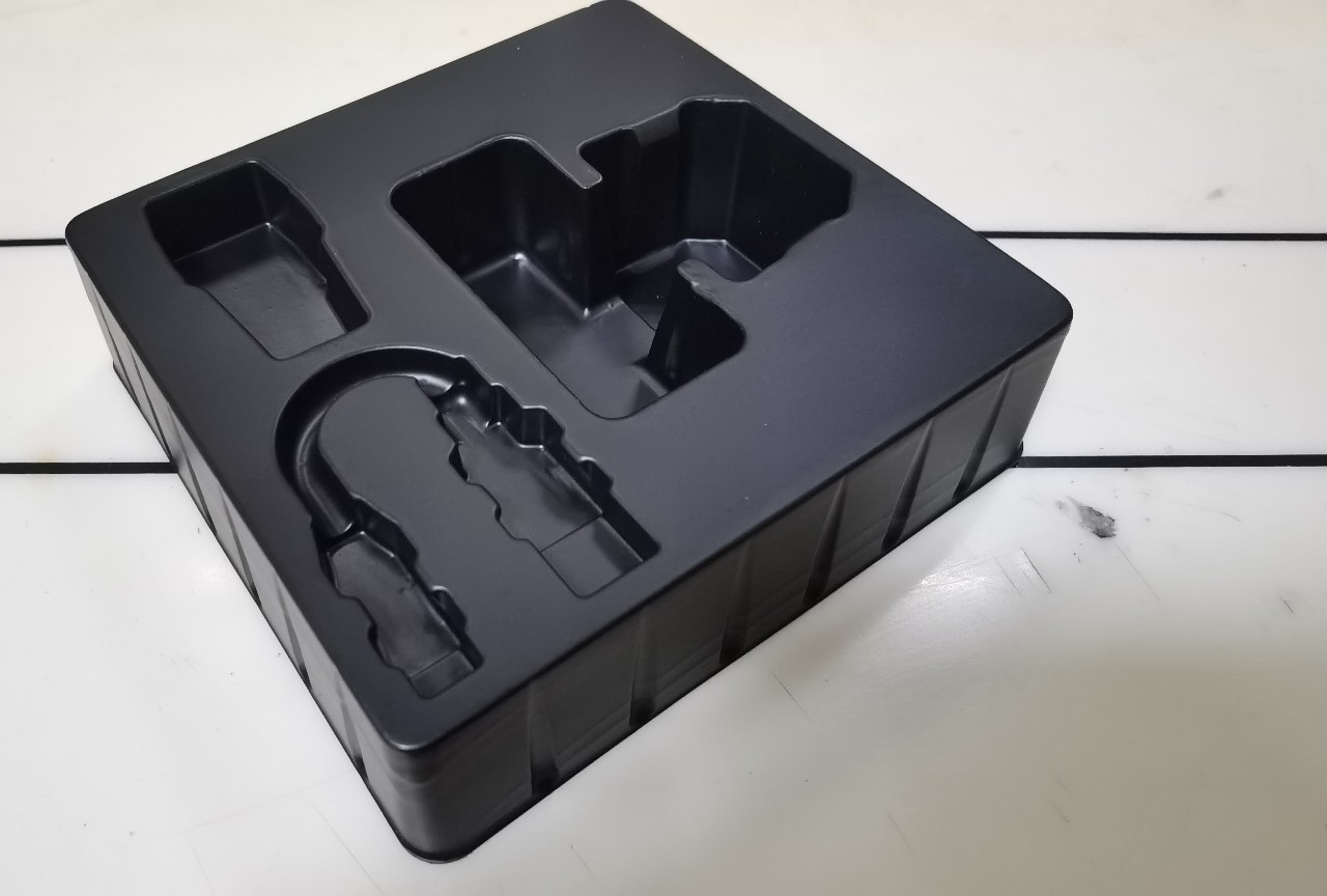 塑料盒源头工厂承接ps黑色哑光电子产品吸塑内托承接各类电子包装