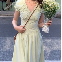 2023夏初恋仙女设计感小心机连衣裙法式复古领收腰气质显瘦长裙