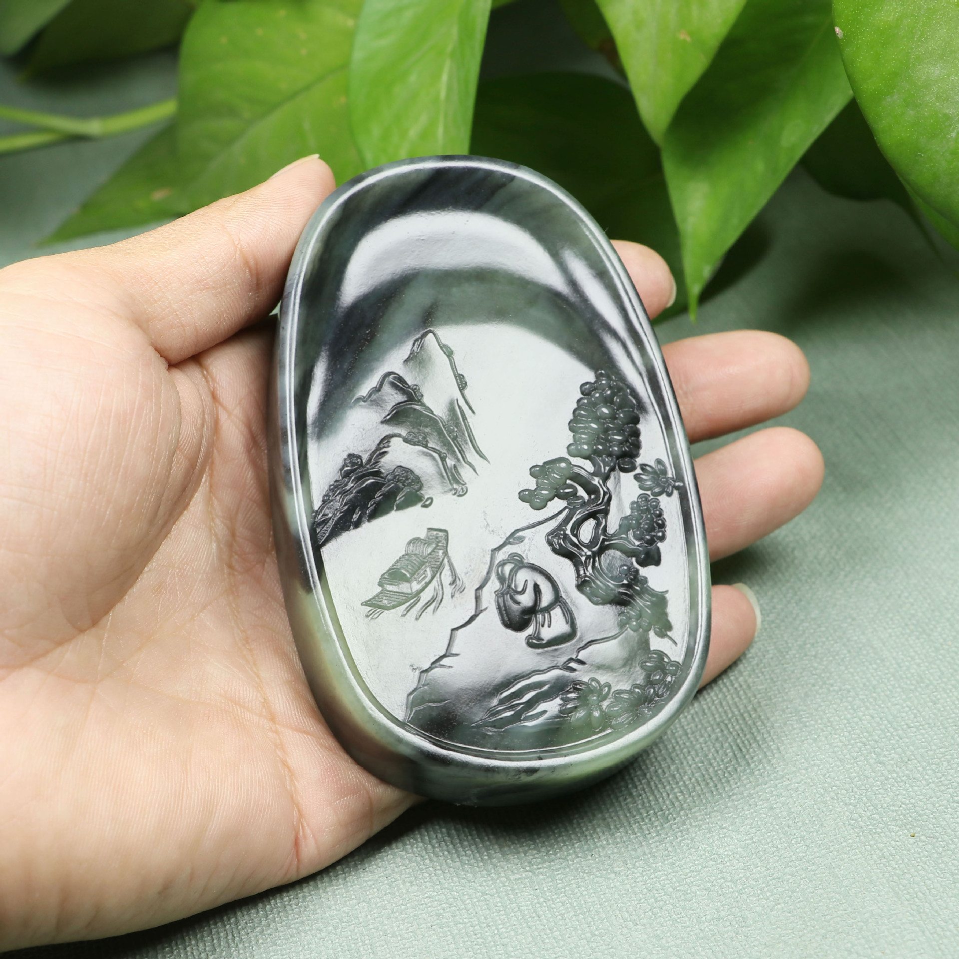 上新【有朋远来】省级玉雕大师苏晓非巧雕和田玉青花山水手把件