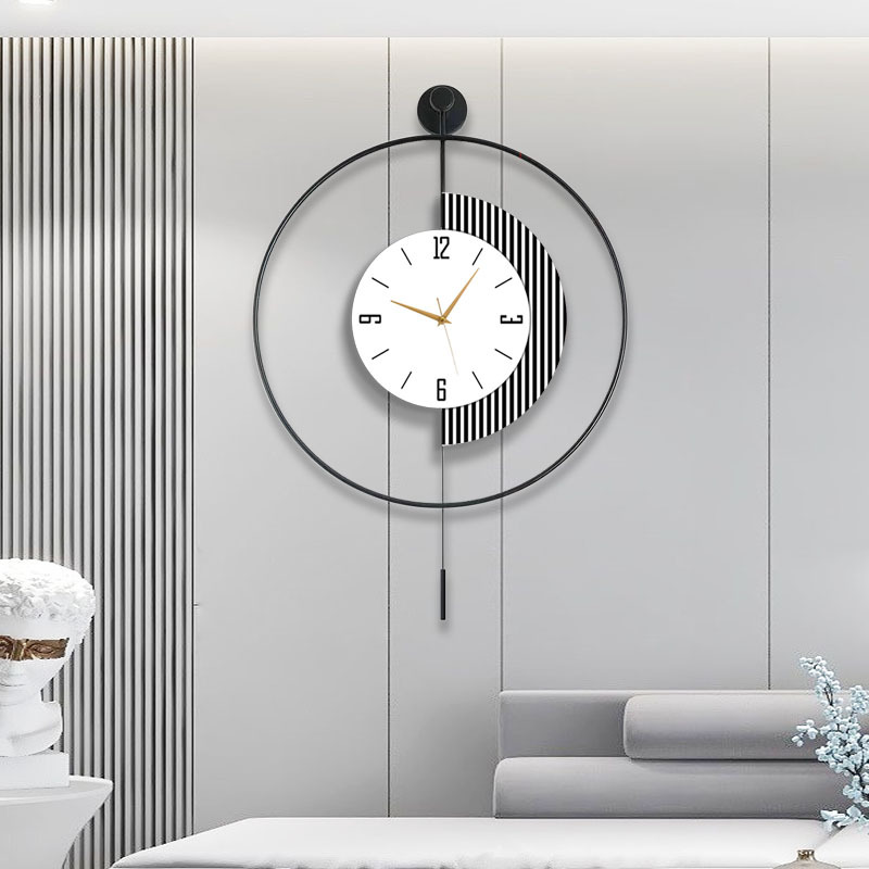 餐厅新款挂钟高端钟表简约时钟创意大气轻奢客厅墙挂现代简约静音