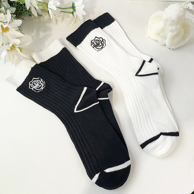 Tube Socks Women's Embroidered Flower Black and White Stockings New Online Red Cotton Autumn and Winter Warm-Keeping Socks Ins Trendy Cotton Socks