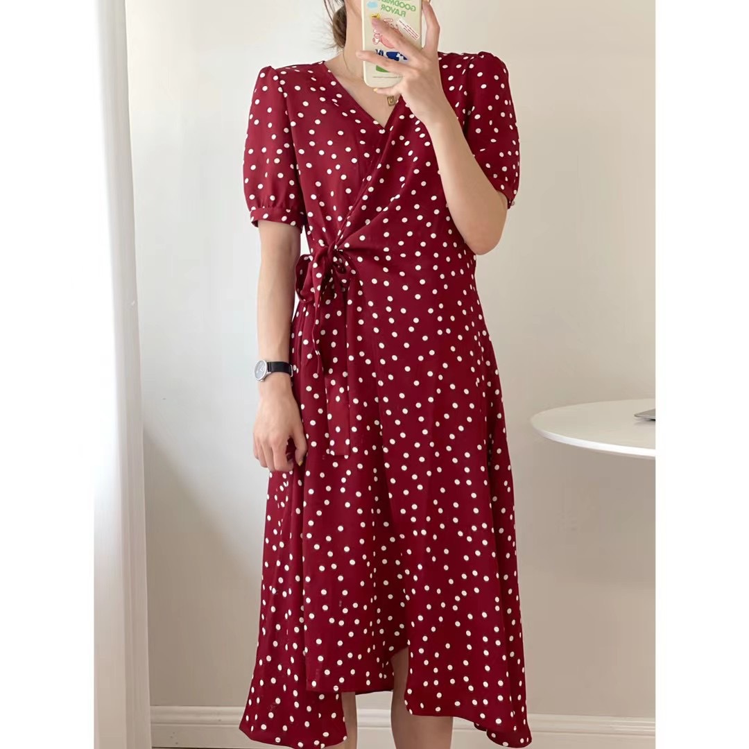 法式浪漫气质复古波点红色胖mm连衣裙夏季新款v领茶歇裙lyq4905c