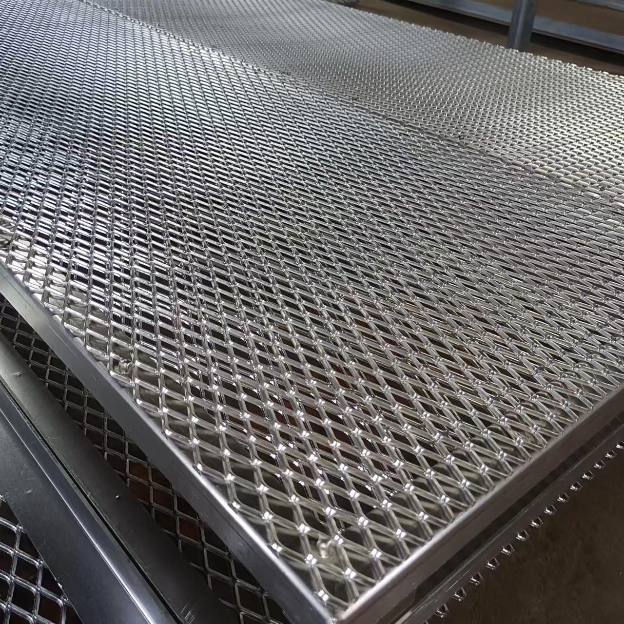 钢板网菱形拉伸金属板网小型加厚镀锌铁丝网脚踏板重型菱形扩张网