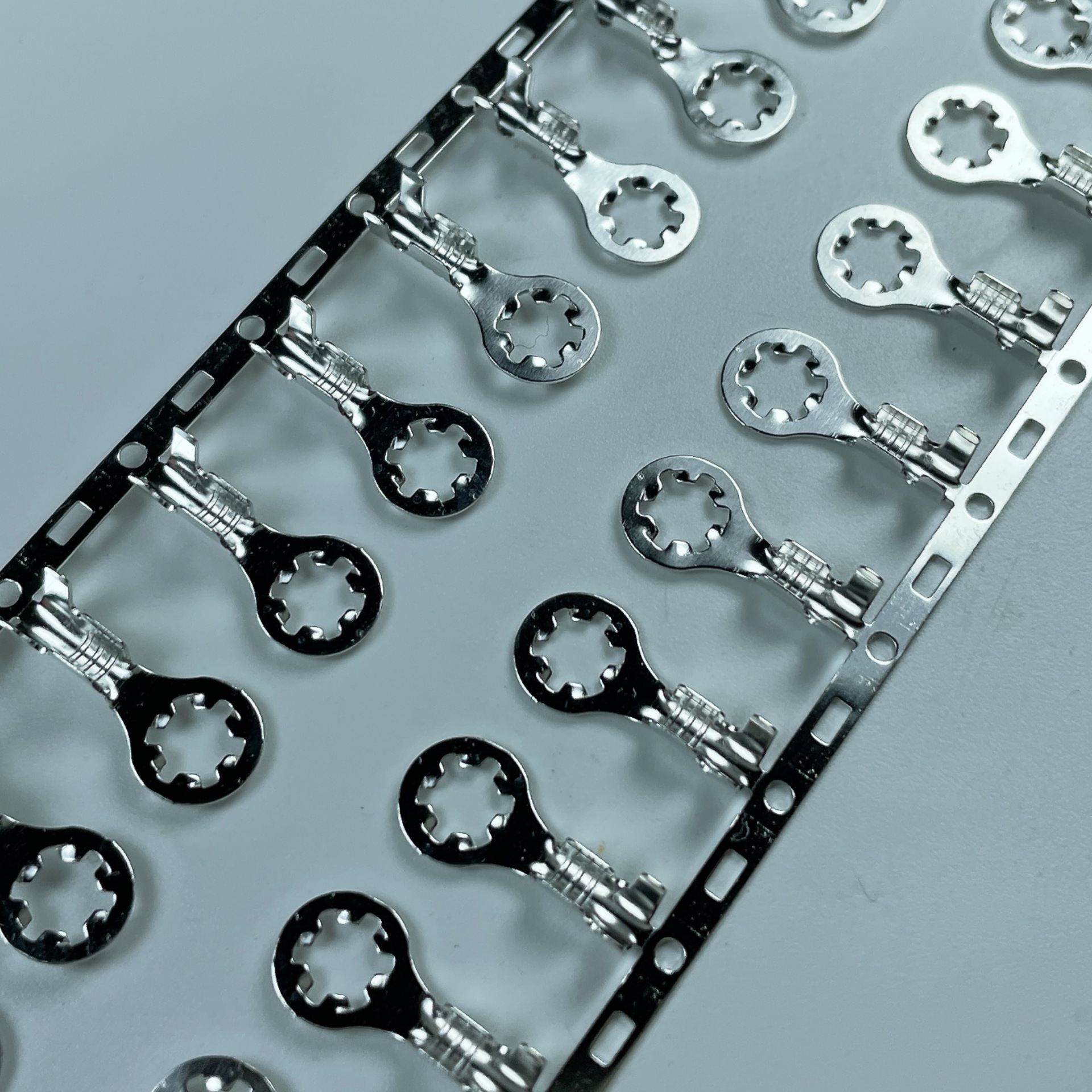 接线片连续端子