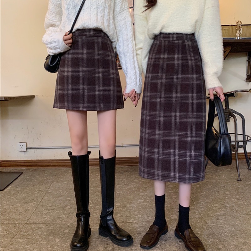 毛呢半身裙女短裙冬天配靴子毛衣包臀半裙2021年新款格子裙子女冬