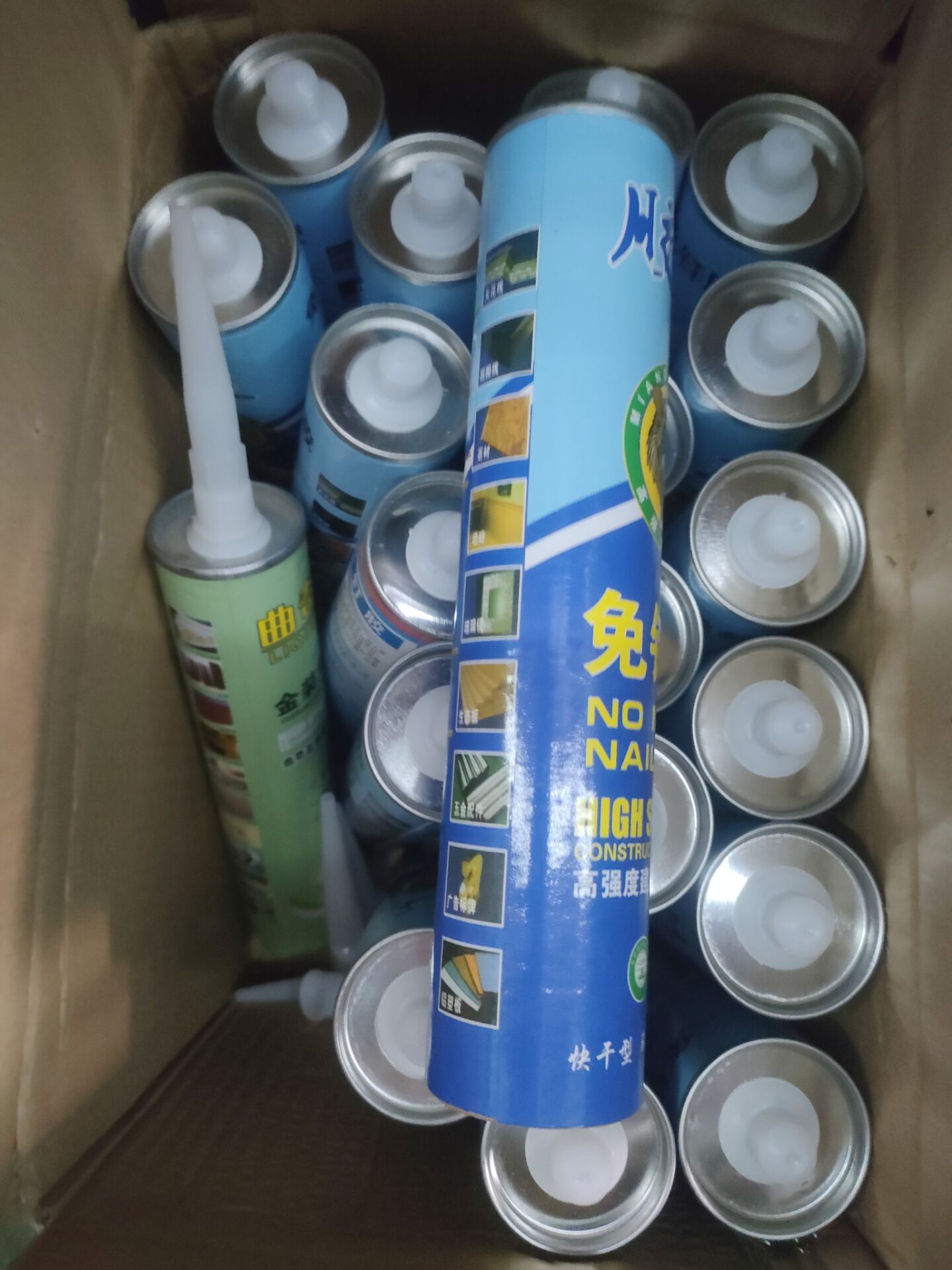 装饰装修踢脚线免钉胶免钉胶箱24支300ML
