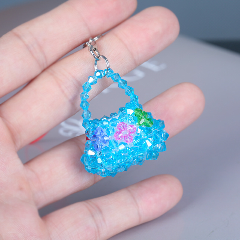 9成交21件串珠小挂件圣诞老人成品钥匙挂件包包挂饰夜市展销会景点