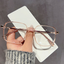 新款防蓝光方框眼镜素颜百搭冷茶感光变色网红防辐射超轻眼镜框女