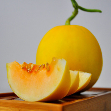 陕西黄金蜜瓜阎良甜瓜新鲜黄皮香瓜5斤哈密瓜黄金密非黄河蜜瓜-阿里巴