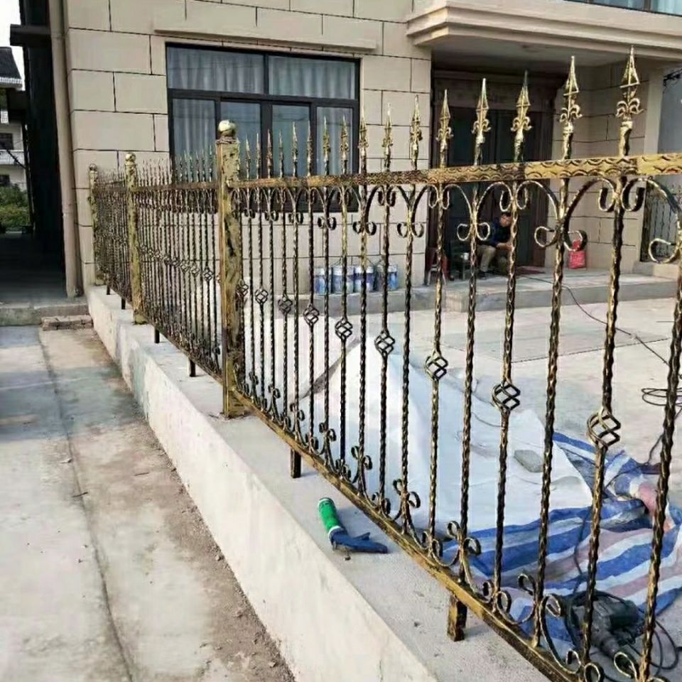 铁艺护栏别墅围墙栅栏庭院厂区欧式防护栏杆方钢镀锌防锈户外护栏