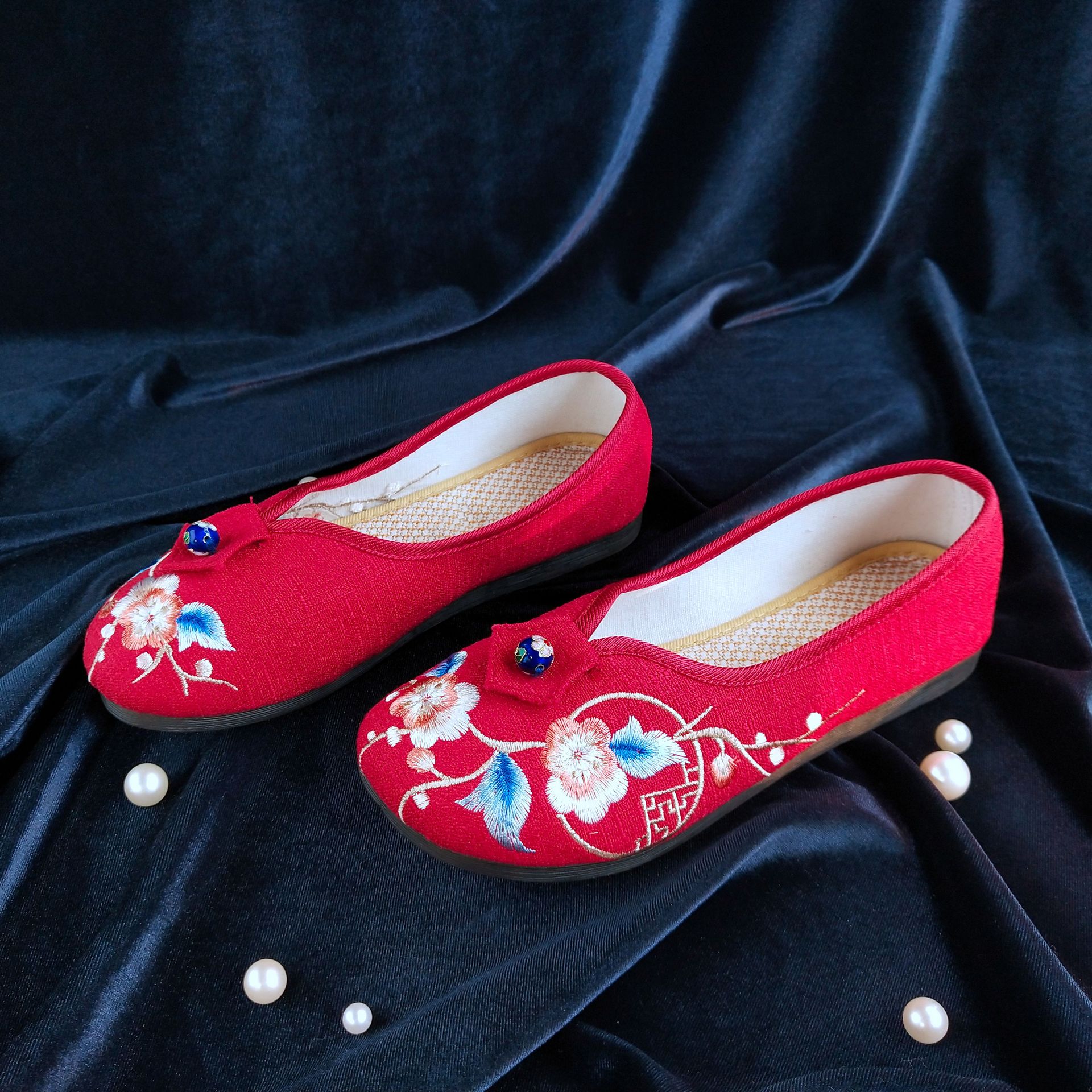 2021新款妈妈鞋老北京布鞋女软底绣花鞋中年绣花布鞋奶奶鞋橡胶底