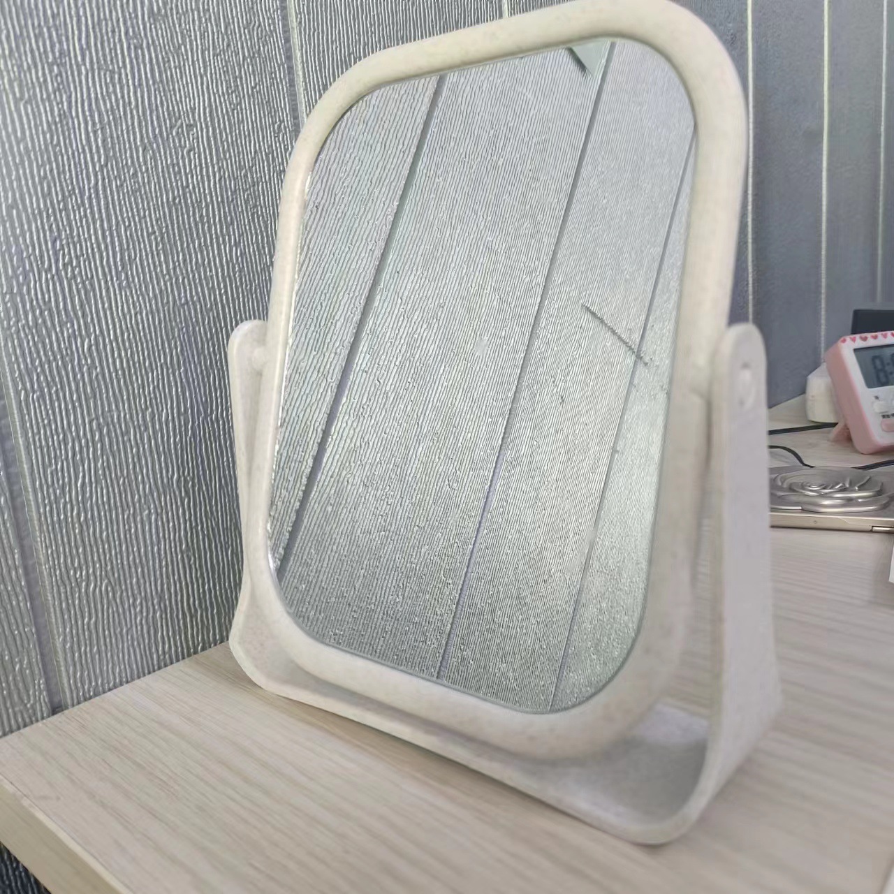 One Piece Dropshipping Desktop Cosmetic Mirror Wholesale Good-looking HD Desktop Stand-up Dressing Mirror Simple Student Mirror