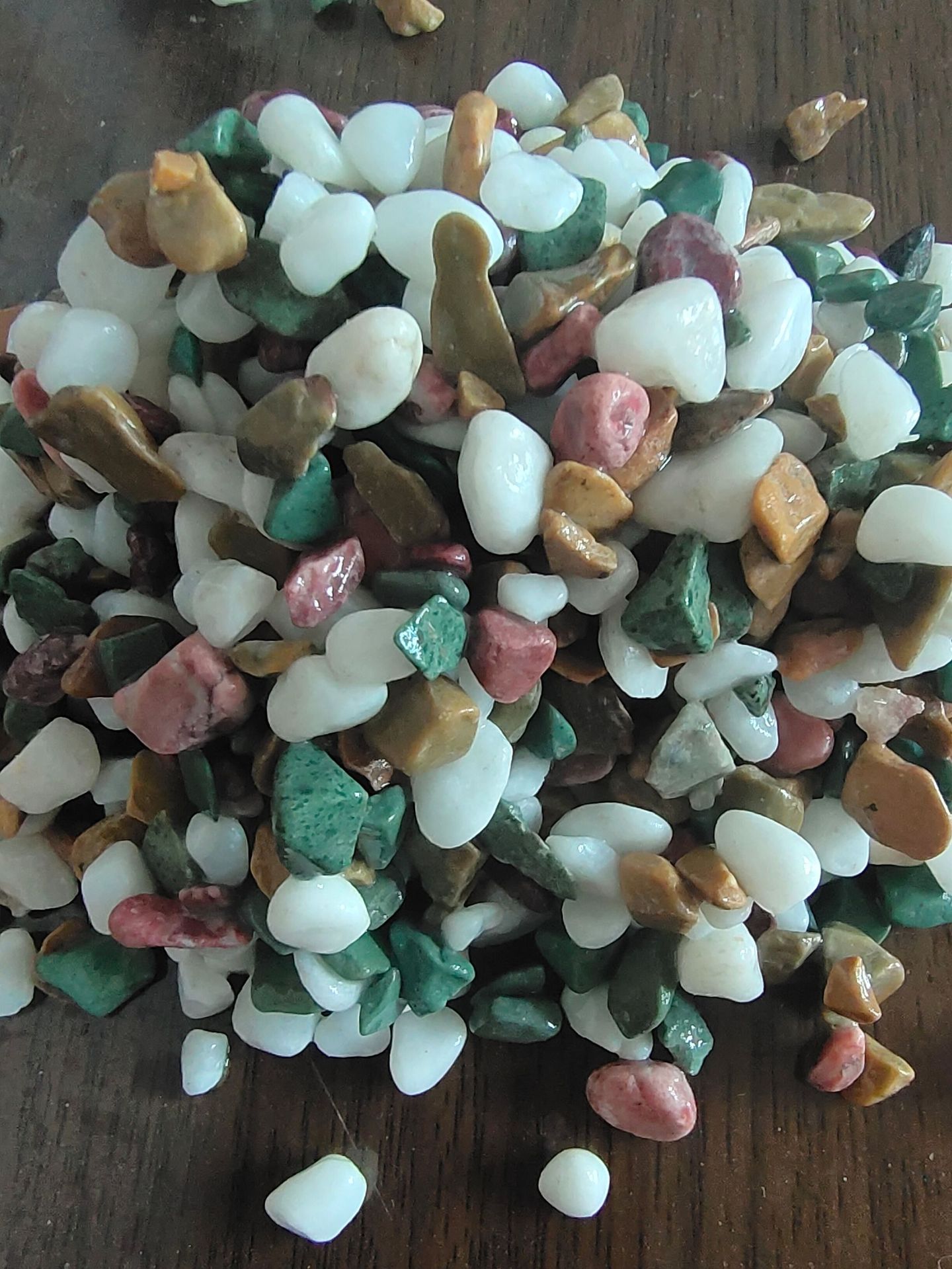 厂家批发自然彩石子原色五彩石子 卵石子