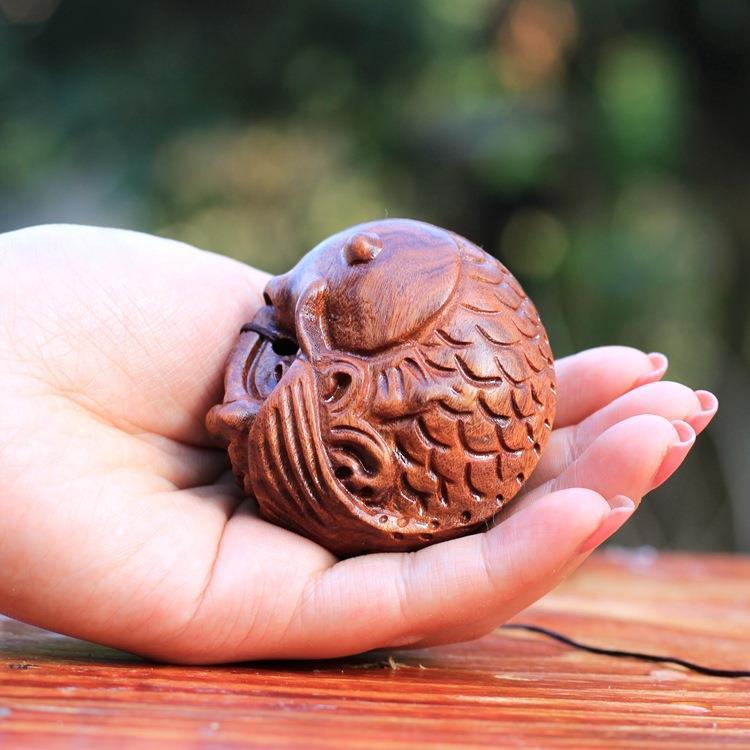 老挝花梨木圆形鱼木雕手把件年年有余 鱼 木质挂件工艺品送黑绳