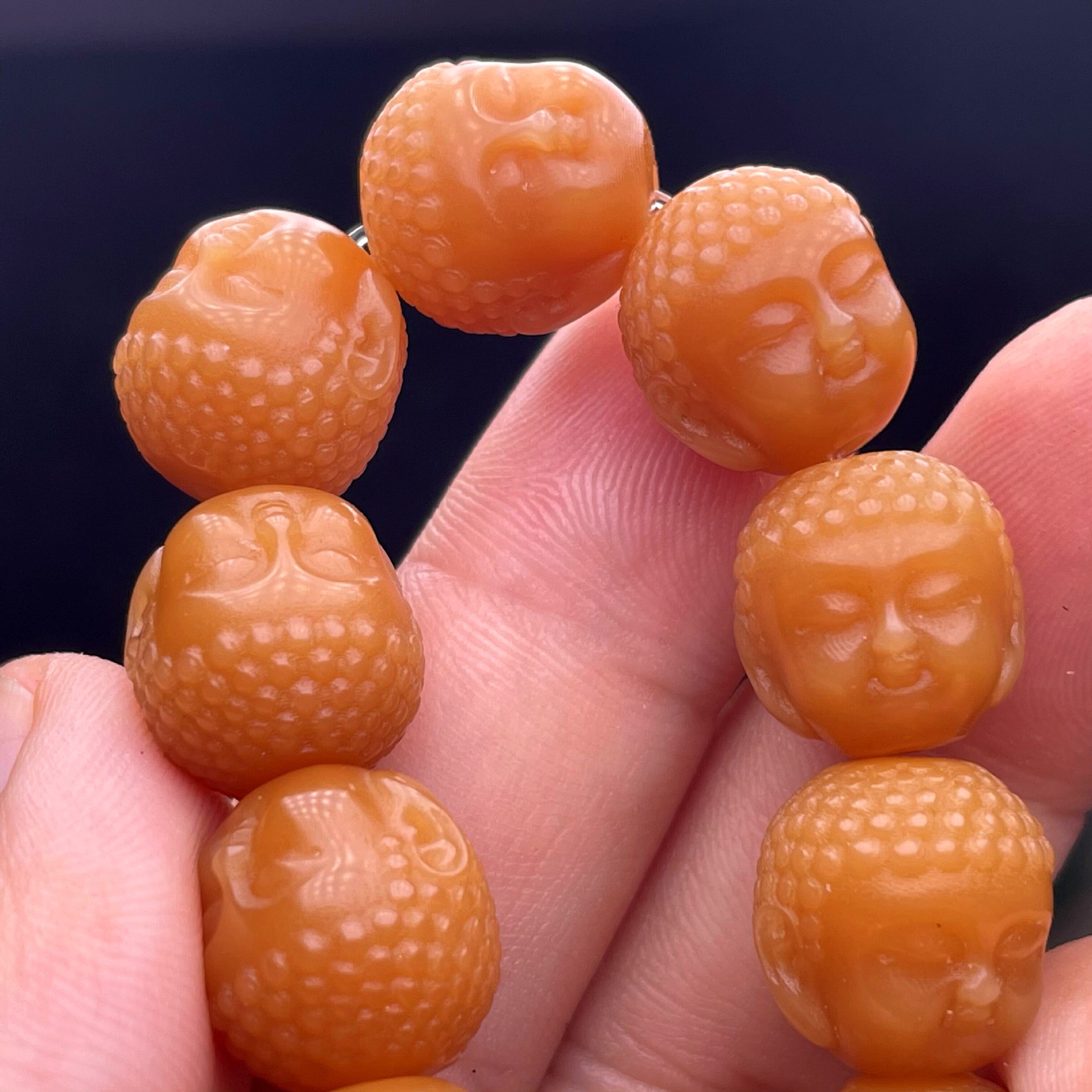 直播货源白绿黄菩提根雕刻宝宝佛六方唐八楞猴头文玩手串