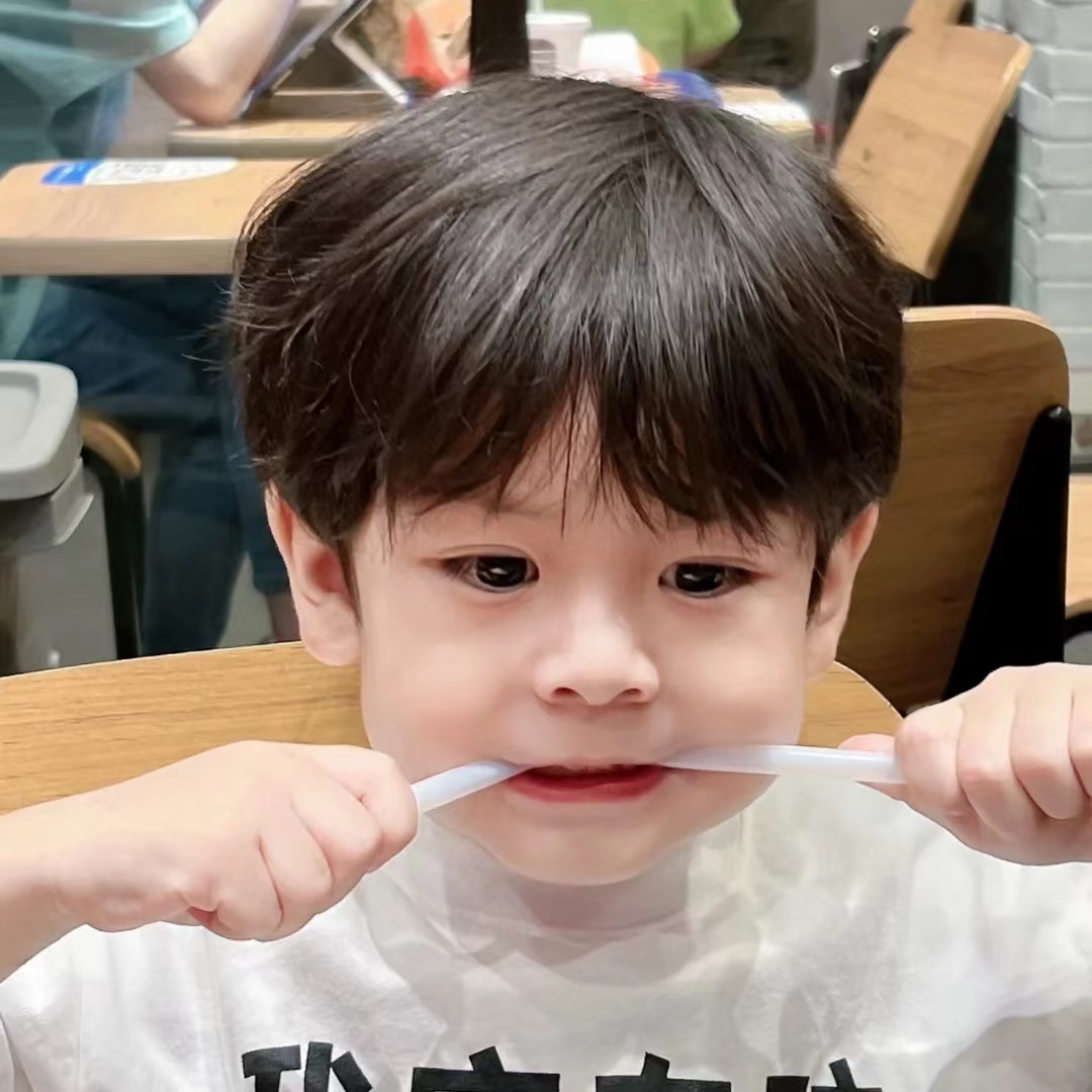 儿童男孩假发短发齐刘海帅气锅盖头可爱日常拍照萌娃道具整顶发套