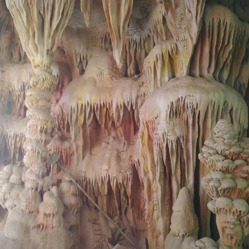 仿真溶洞混凝土溶洞造景水泥钟乳石景观量大从优
