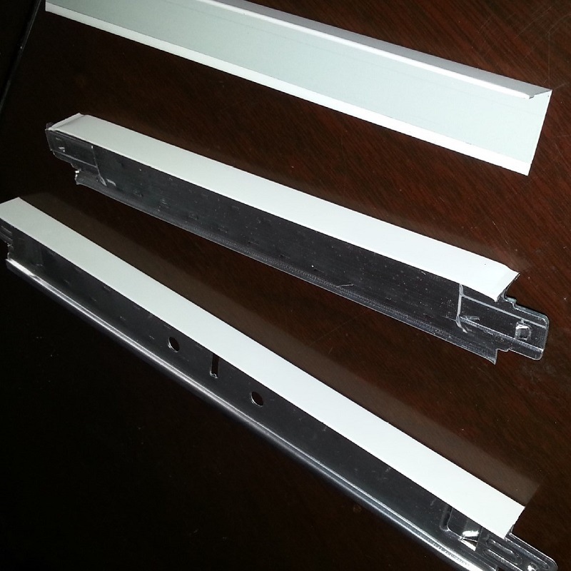 厂家批发窄平面32*15烤漆龙骨热镀锌防锈矿棉板硅钙板吊顶t型龙骨