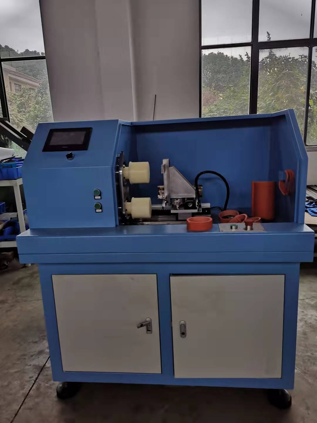 常州纽鲁奇橡胶平垫圈切割机 数控硅胶切条机 龙门式橡胶切胶机