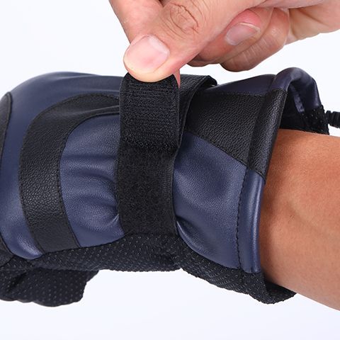 电瓶车发热手套电动车加热手套 摩托车电热皮手套 pu防水男女保暖