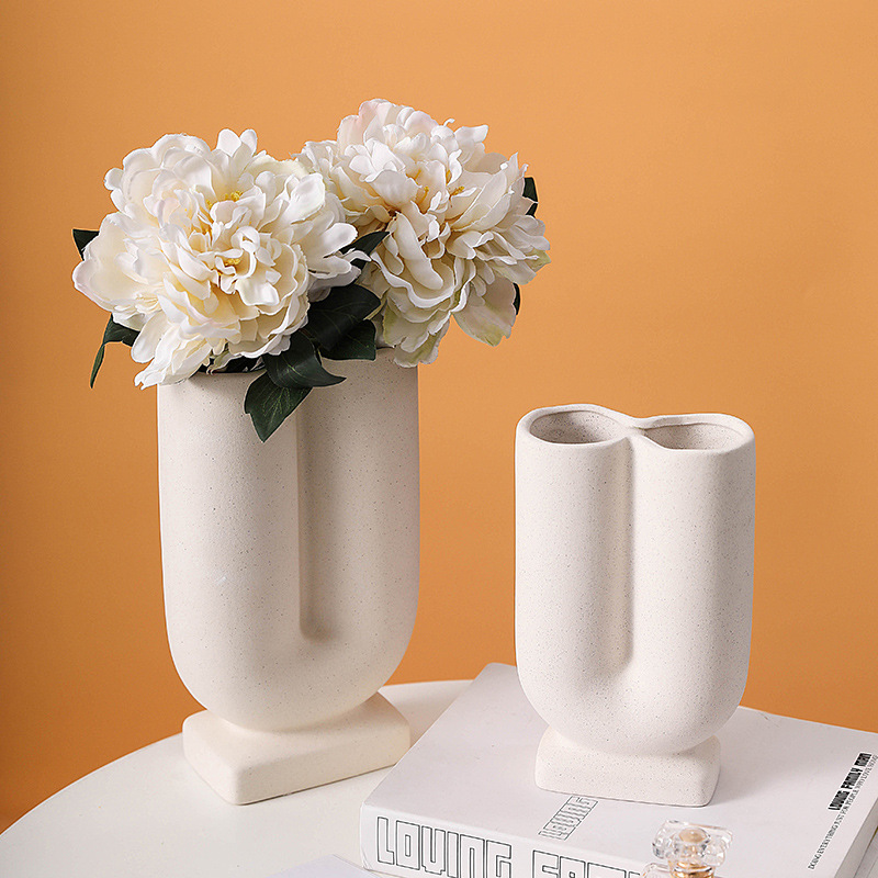 Modern Simple White High Ceramic Plain Burning U-Shaped Vase Creative Wave Mouth Flower Holder Living Room Home Ornaments Wholesale