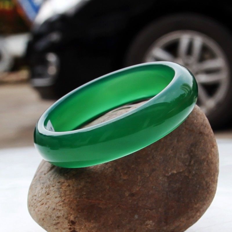 批发马料玉髓帝王绿玉髓手镯玉质细腻通透媲美翡翠女款绿玉髓手镯