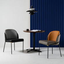 北欧创意折叠餐桌家用小户型金属圆桌现代简约咖啡厅实木洽谈桌子