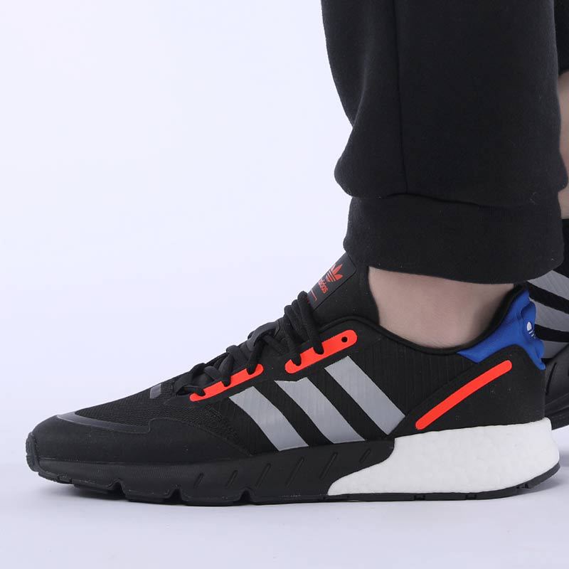 阿迪达斯跑步鞋男2020冬季新款三叶草运动鞋网面鞋fy5649