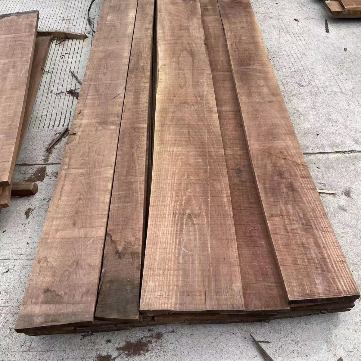 无品名实木板树种胡桃木产地美国含水率12规格620美国黑胡桃木板材