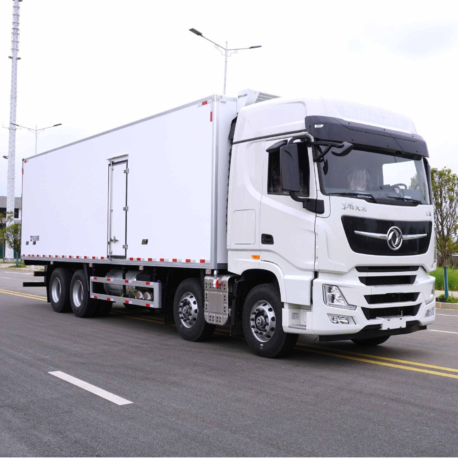 自动档冷藏车 东风天龙旗舰版冷藏车9.