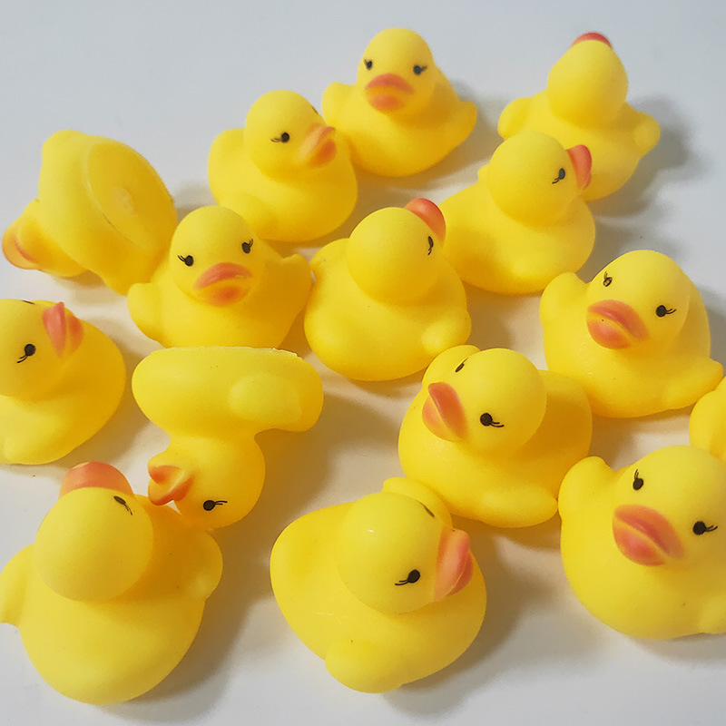 Water Playing Small Yellow Duck Mini Bath Toys Baby Playing in Water Little Duck Vinyl Children's Educational Toys Wholesale
