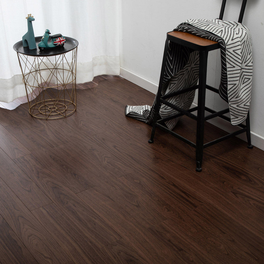 实木地板最新报价走势分析-专拍客服样板型号-阿里巴巴