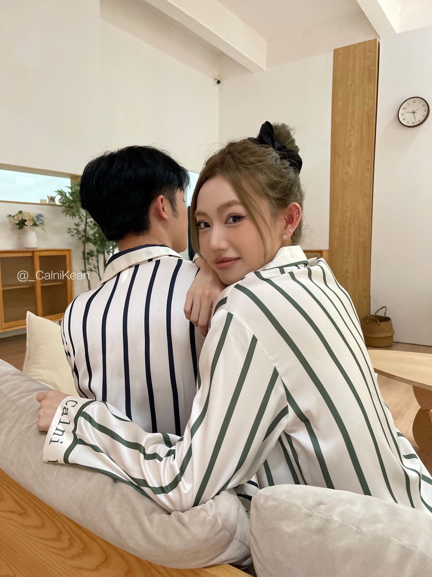 2023 New Striped Couple Home Wear Senior Satin Lady Comfortable Skin-Friendly Letters Daily Wear Suit Pajamas Autumn