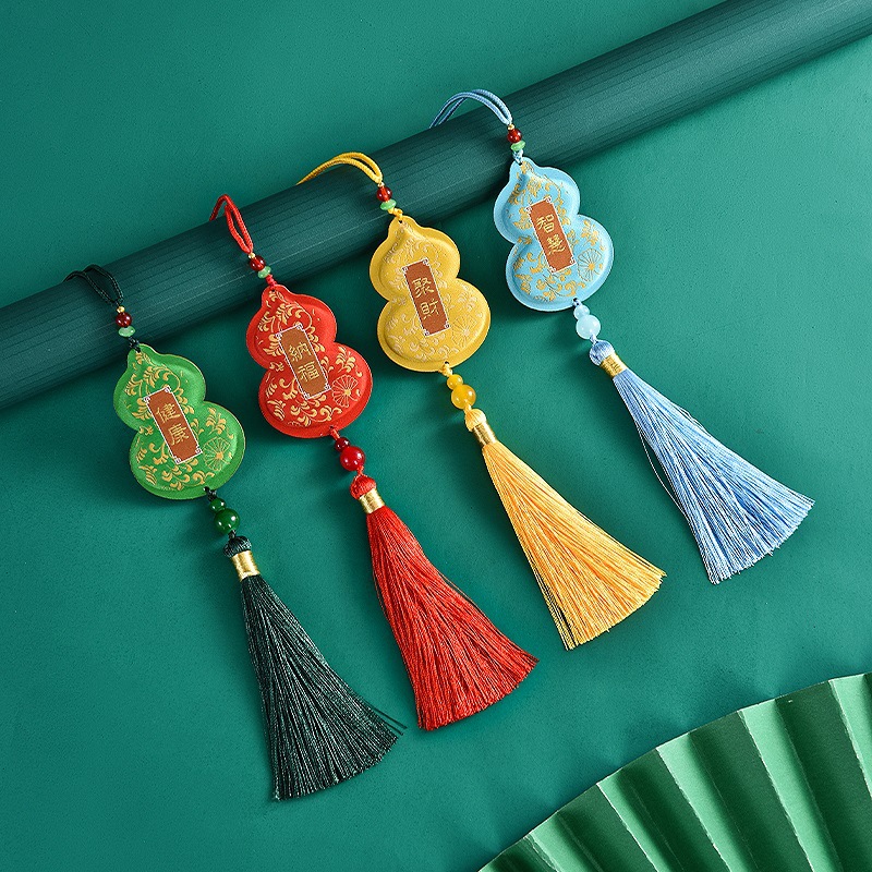 Car Car Hoist Pendant Embroidery Small Sachet Handmade Perfume Bag Hanging Ornament Small Gift Portable