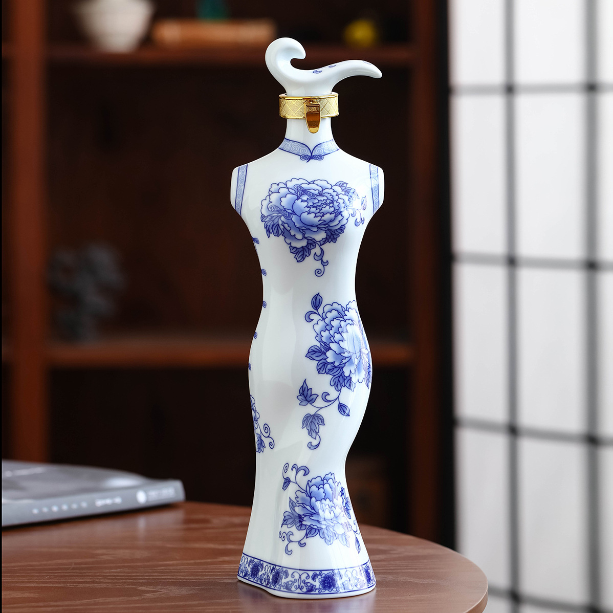 定制景德镇陶瓷酒瓶 1斤美女瓶高端个性热卖新品鎏金通用空瓶拿样