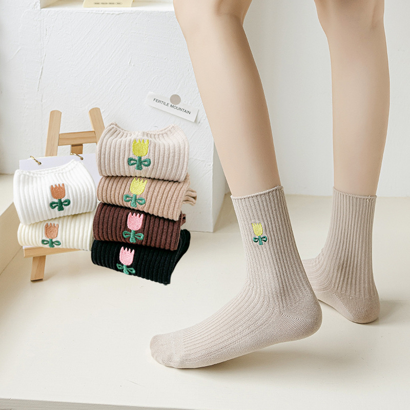 Socks Mid-Calf Socks Women‘s Color Cotton Socks Spring and Autumn Casual Double Needle Embroidery Women‘s Socks Yiwu Ladies Long Socks Wholesale