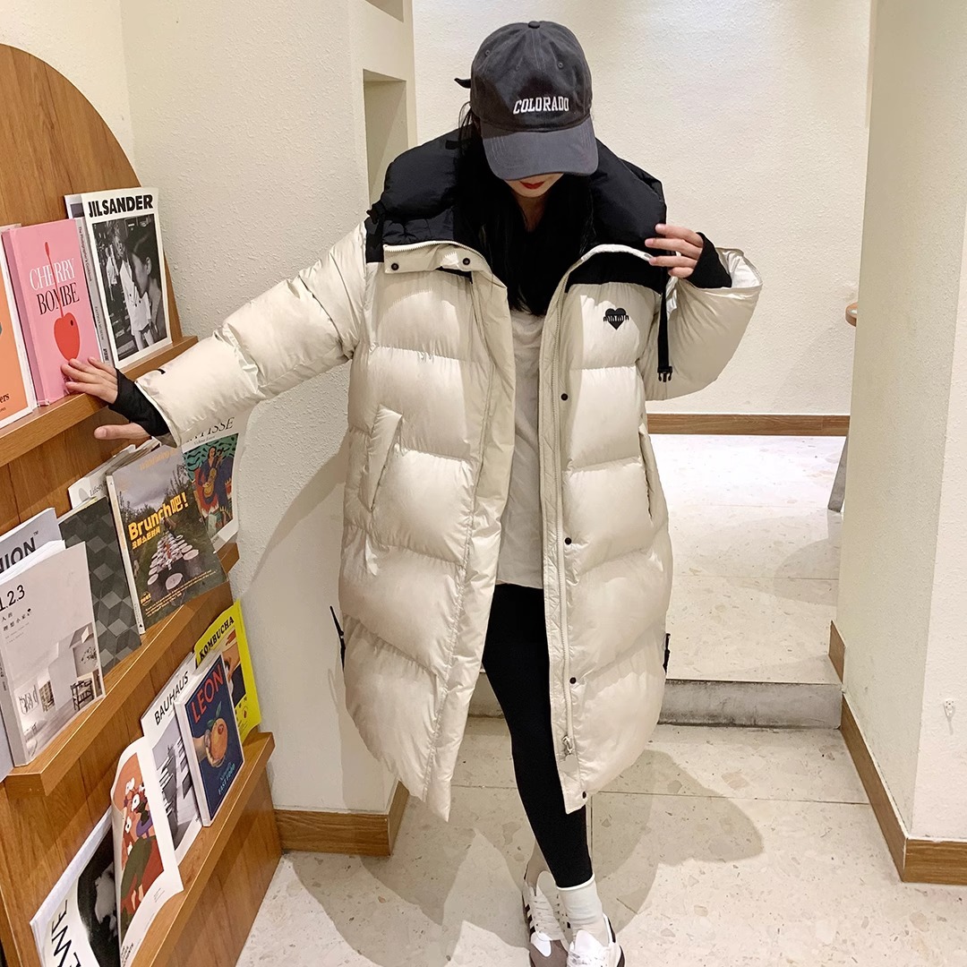 白鹅绒羽绒服女2023冬季韩版长款过膝加厚撞色爱心宽松情侣外套潮