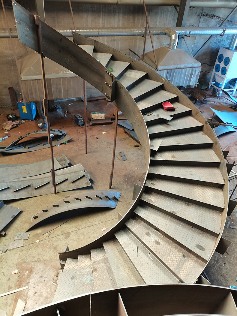 旋转楼梯定制做 轻奢玻璃护栏螺旋不锈钢楼梯 室内弧型微旋式楼梯