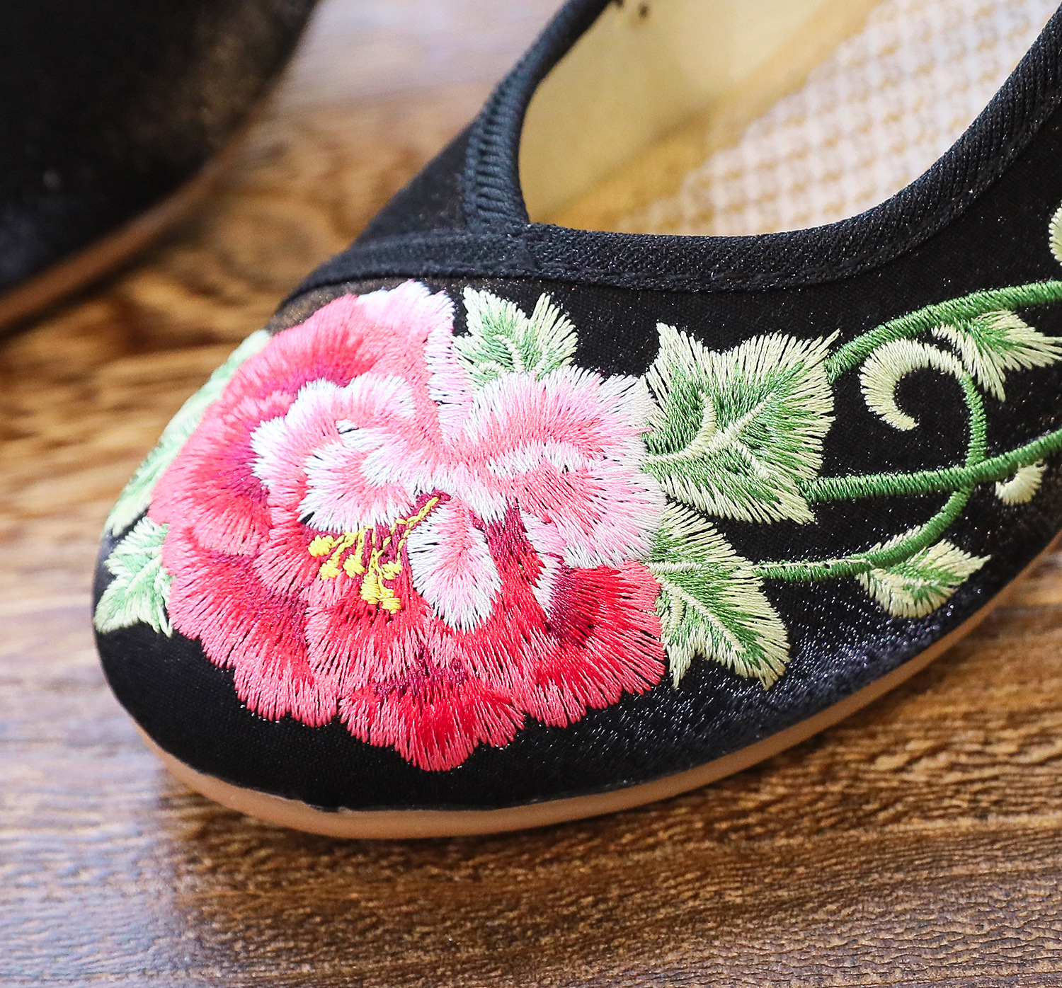 【什样锦】中式复古牡丹花朵绣花布鞋景泰蓝扣舞蹈中跟单鞋女士鞋