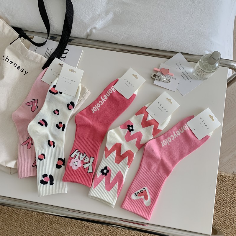 Socks Women‘s Mid Tube Stockings Pink Love Strawberry Women‘s Socks Fashion Sports Japanese Cute Ins Fashion Alphabet Stockings