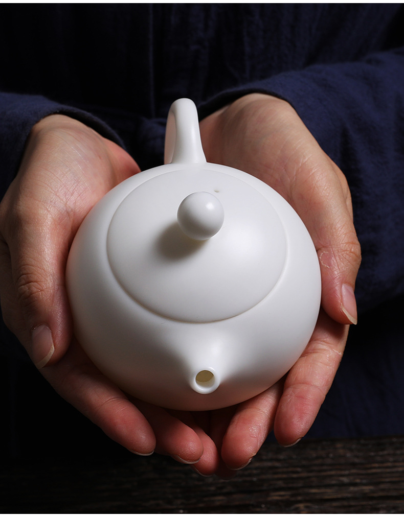 方德志-白瓷茶具_09