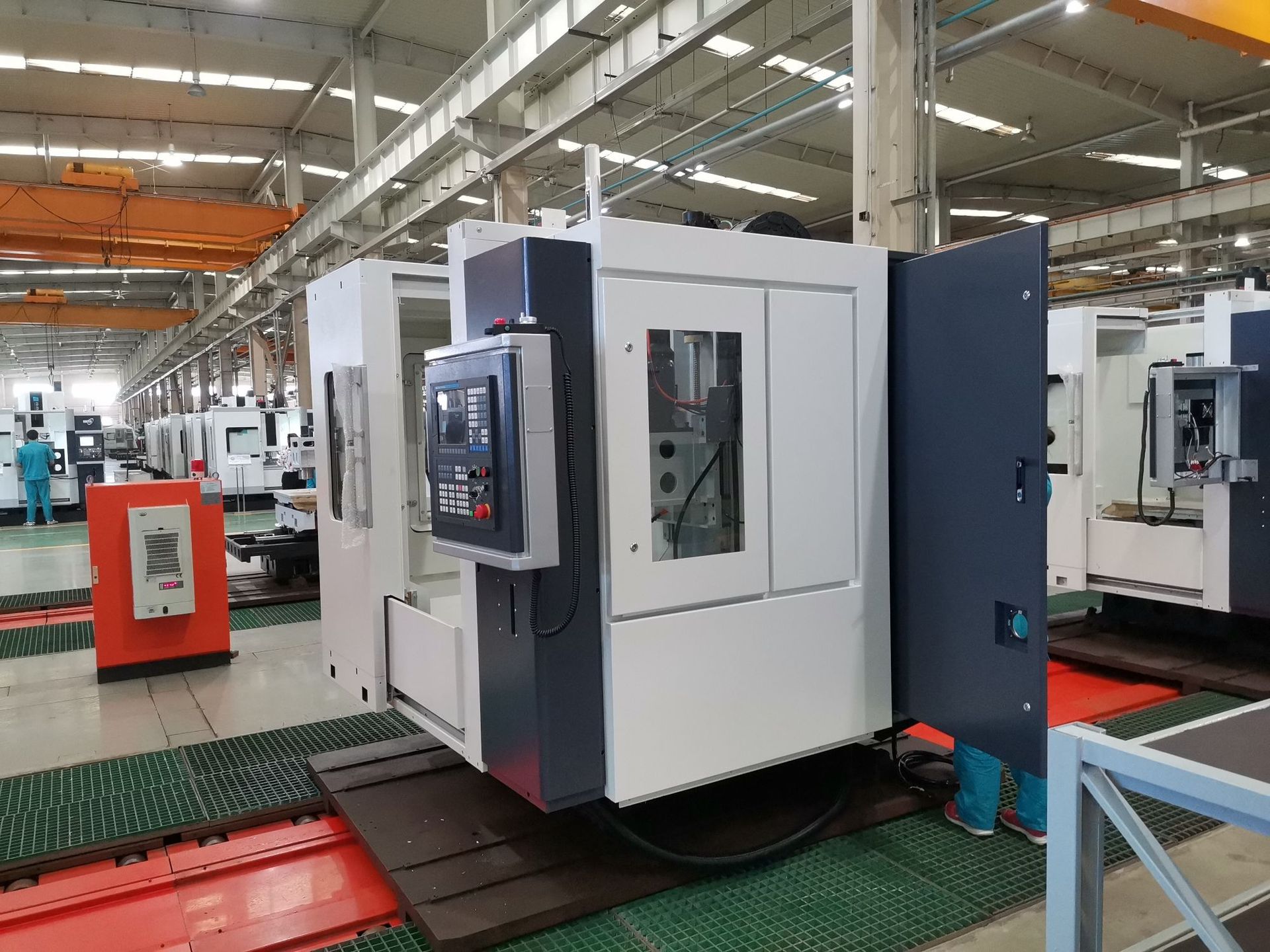 大连机床立式加工中心实物图:大连机床厂给我司授权证书:本人联系方式