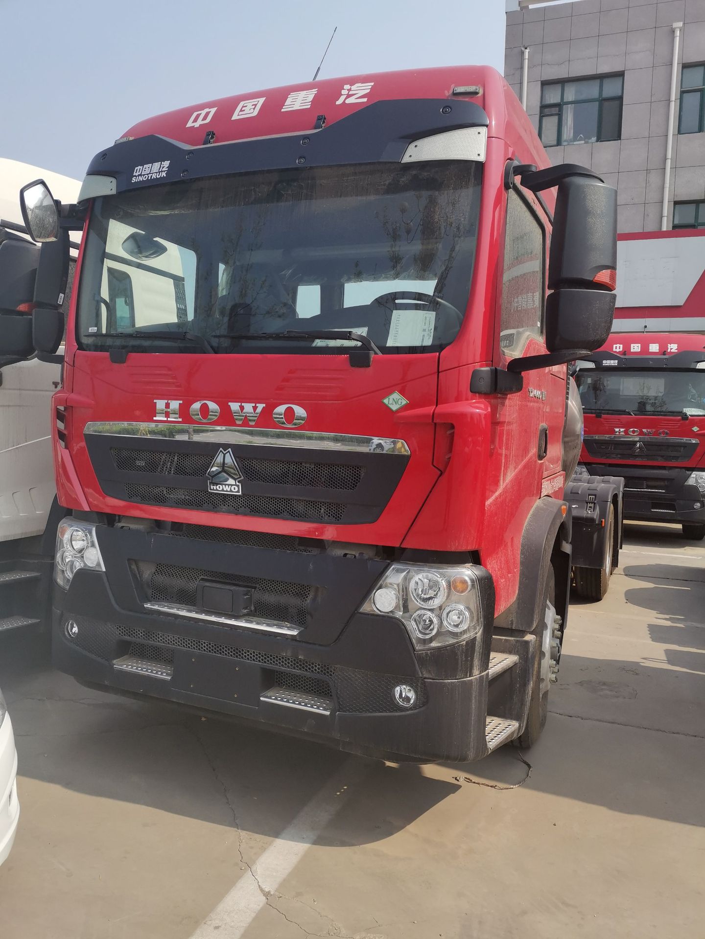 适合中短途的中国重汽豪沃tx烧汽牵引车头18953179828-阿里巴巴