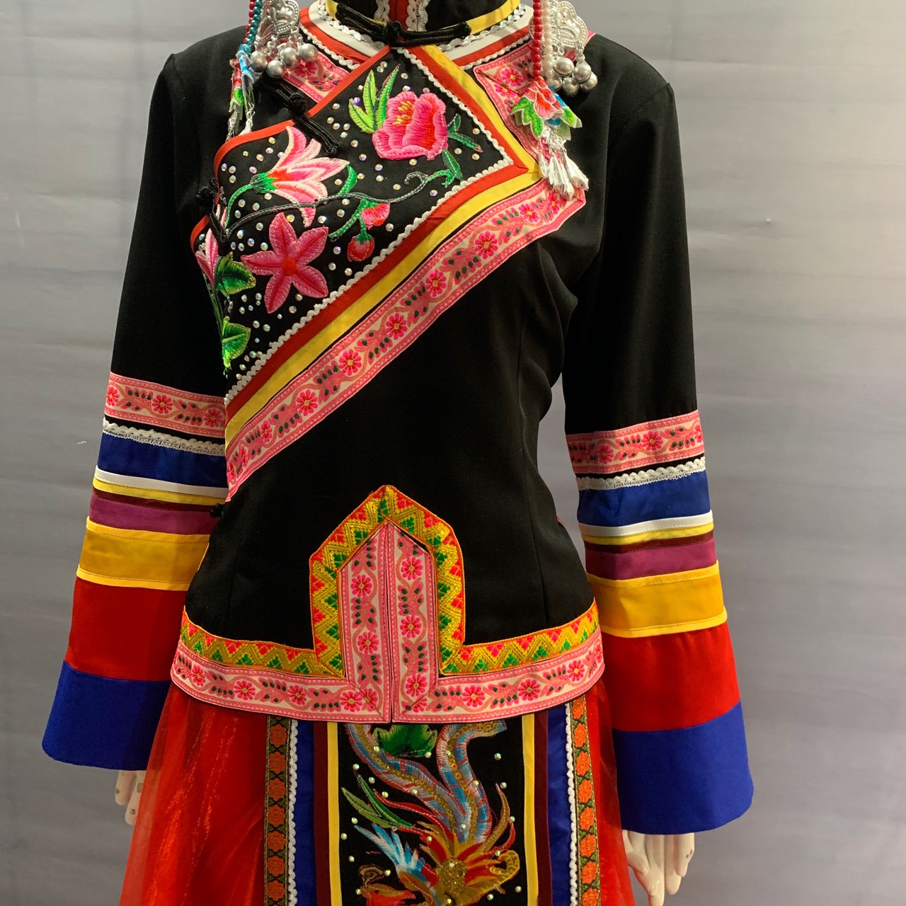 2021年新款女装畲族少数民族服装儿童演出舞蹈服民族表演歌手大赛