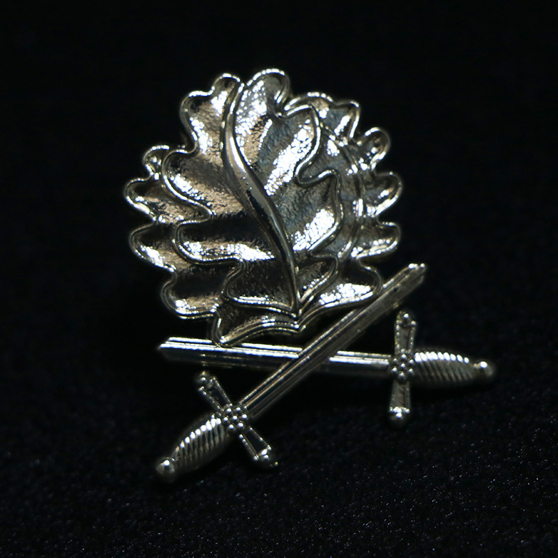 大量现货 双剑橡树叶勋章骑士勋章配件 雪绒花徽章铁十字胸针