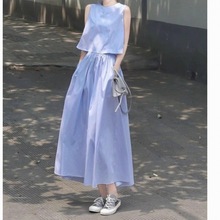夏日时尚甜妹短款上衣配半身长裙设计感小众蓝色条纹无袖背心女